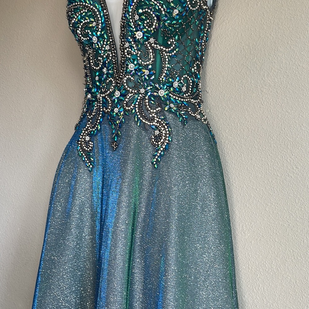 Panoply Boutique iridescent ball gown formal prom dress - Picture 6 of 13
